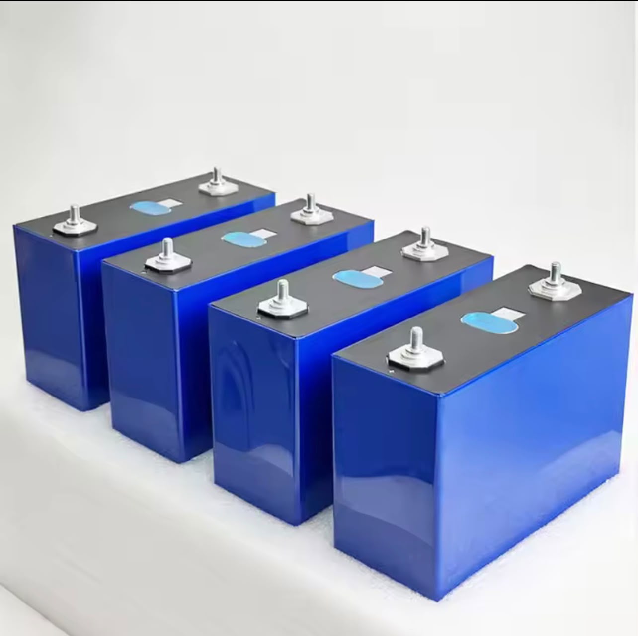 Baterii EVE 360Ah clasa A, celule LFP pentru 12V/24V/48V, kit DIY pentru camping, vehicule, RV, EV si panouri solare